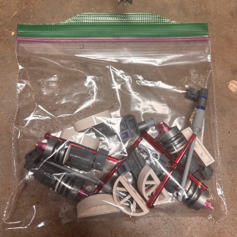 LEGO Star Wars X-Wing Starfighter Set - Picture 3 of 3